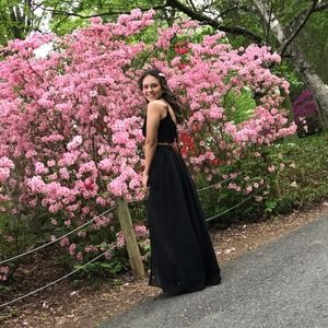 Meet your Posher, Alejandra